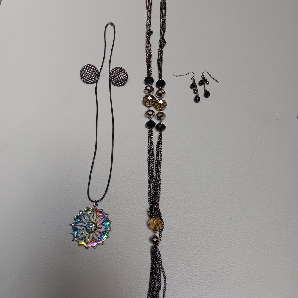 Source Unknown Iridescent Pendant and Black Beaded Set